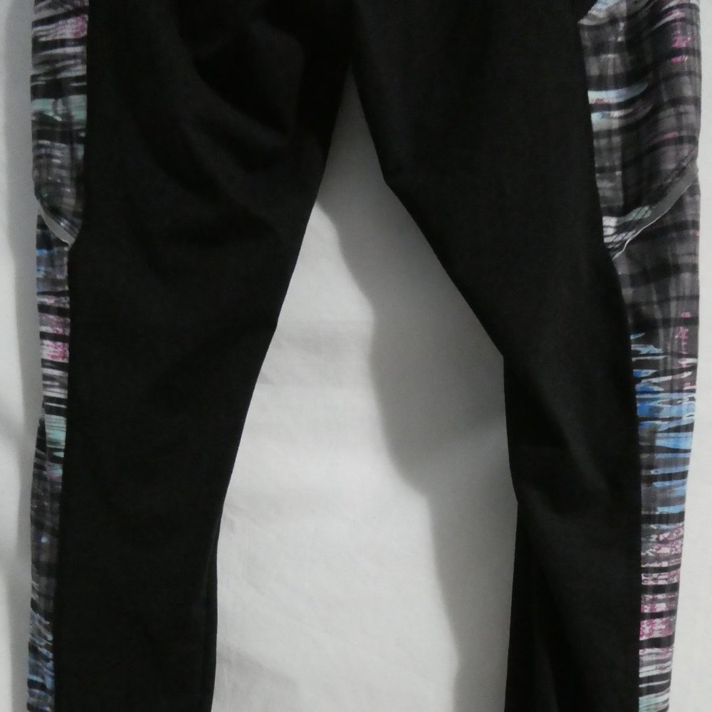 Black leggings, size small, side design, GUC - Picture 9 of 15